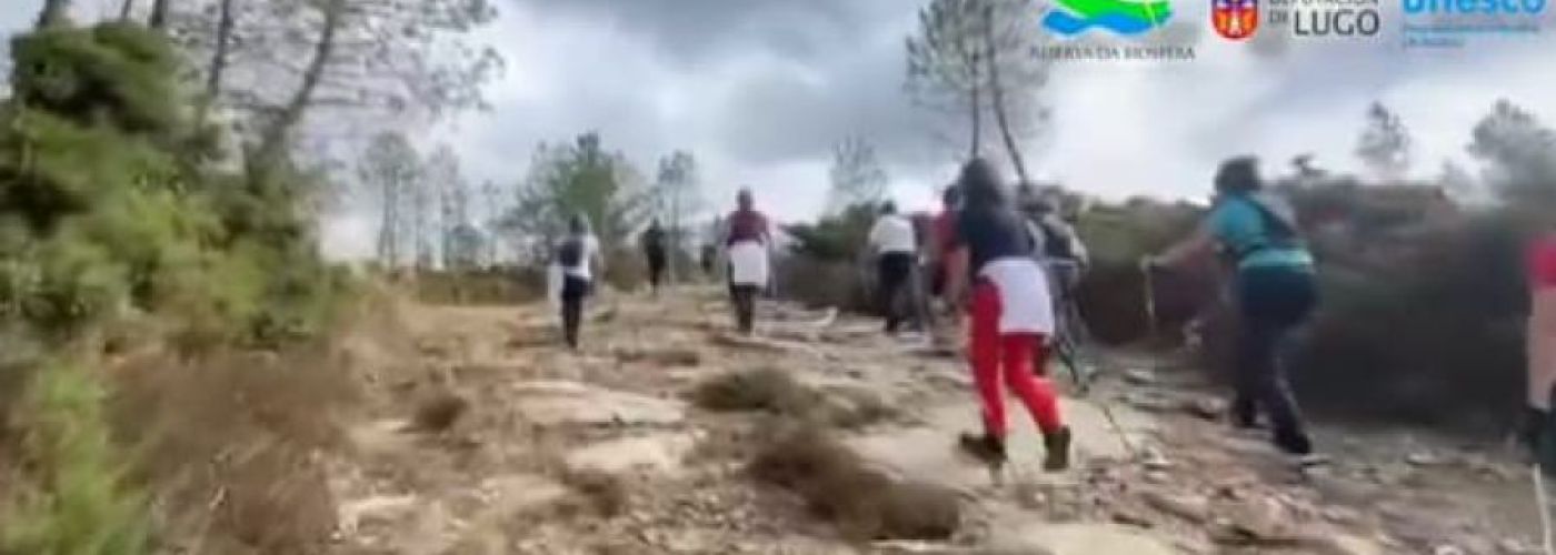 Xavi empuja y el grupo cumple